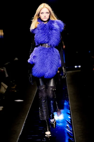 Look 19